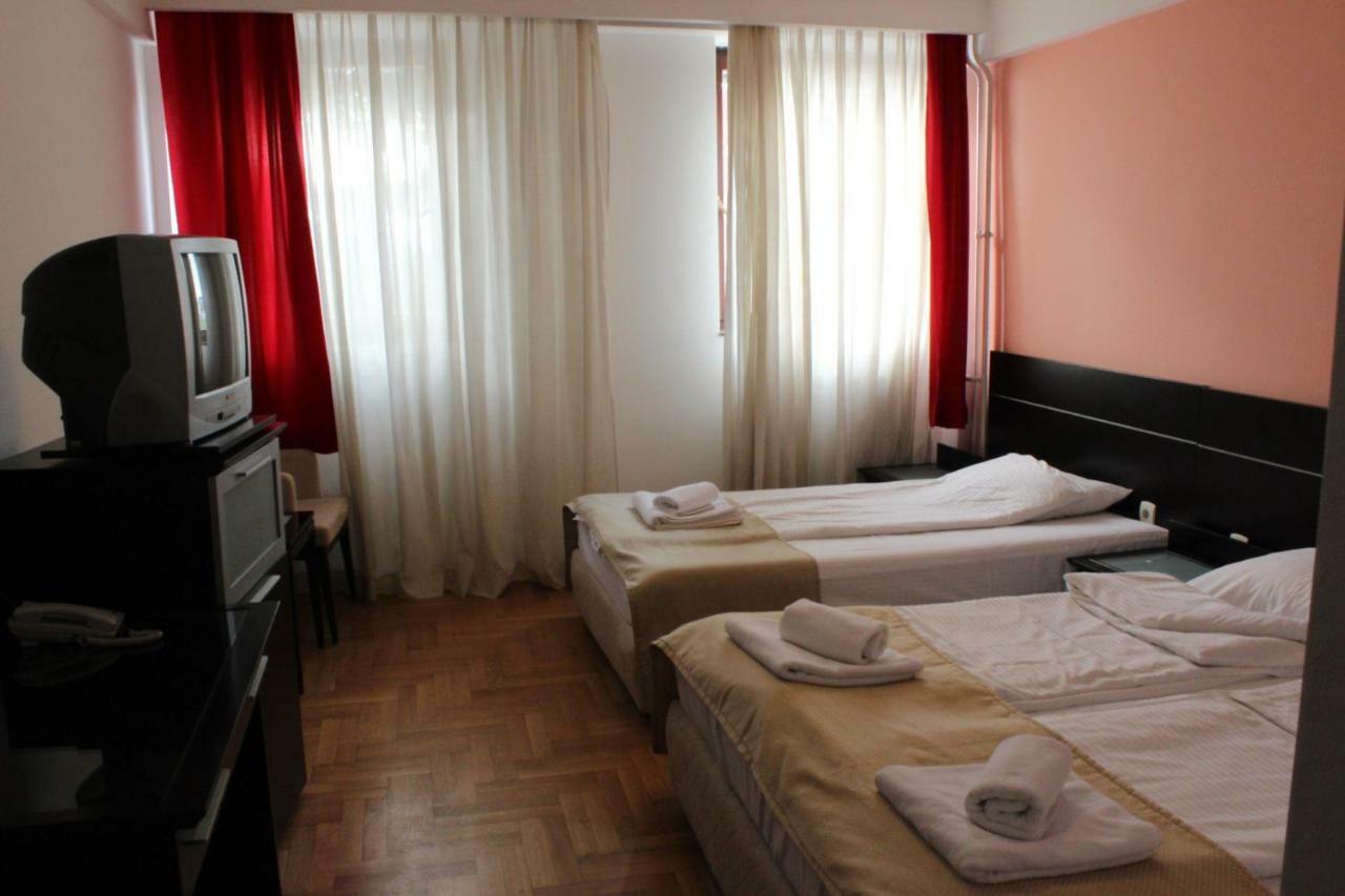 Hotel Beograd - Yu Lukavica Екстериор снимка