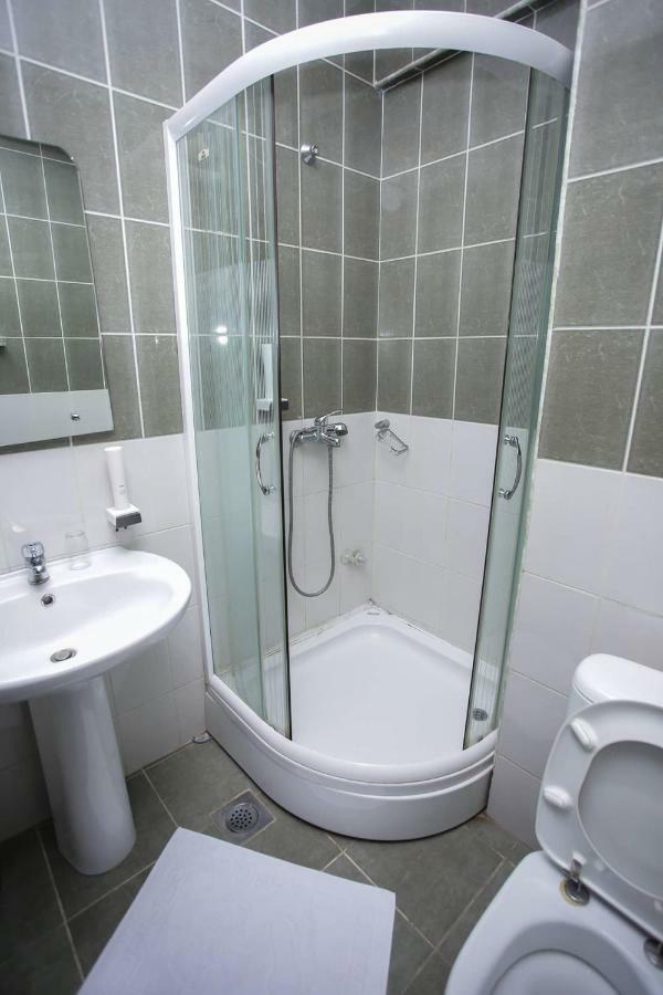 Hotel Beograd - Yu Lukavica Екстериор снимка