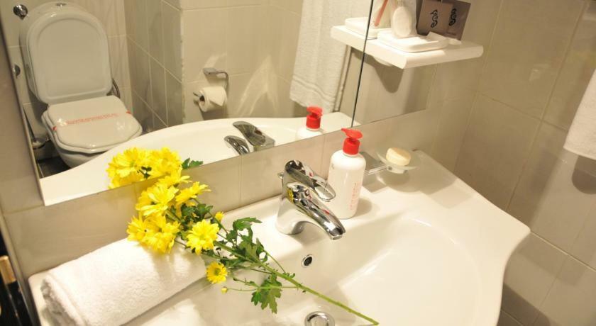 Hotel Beograd - Yu Lukavica Екстериор снимка